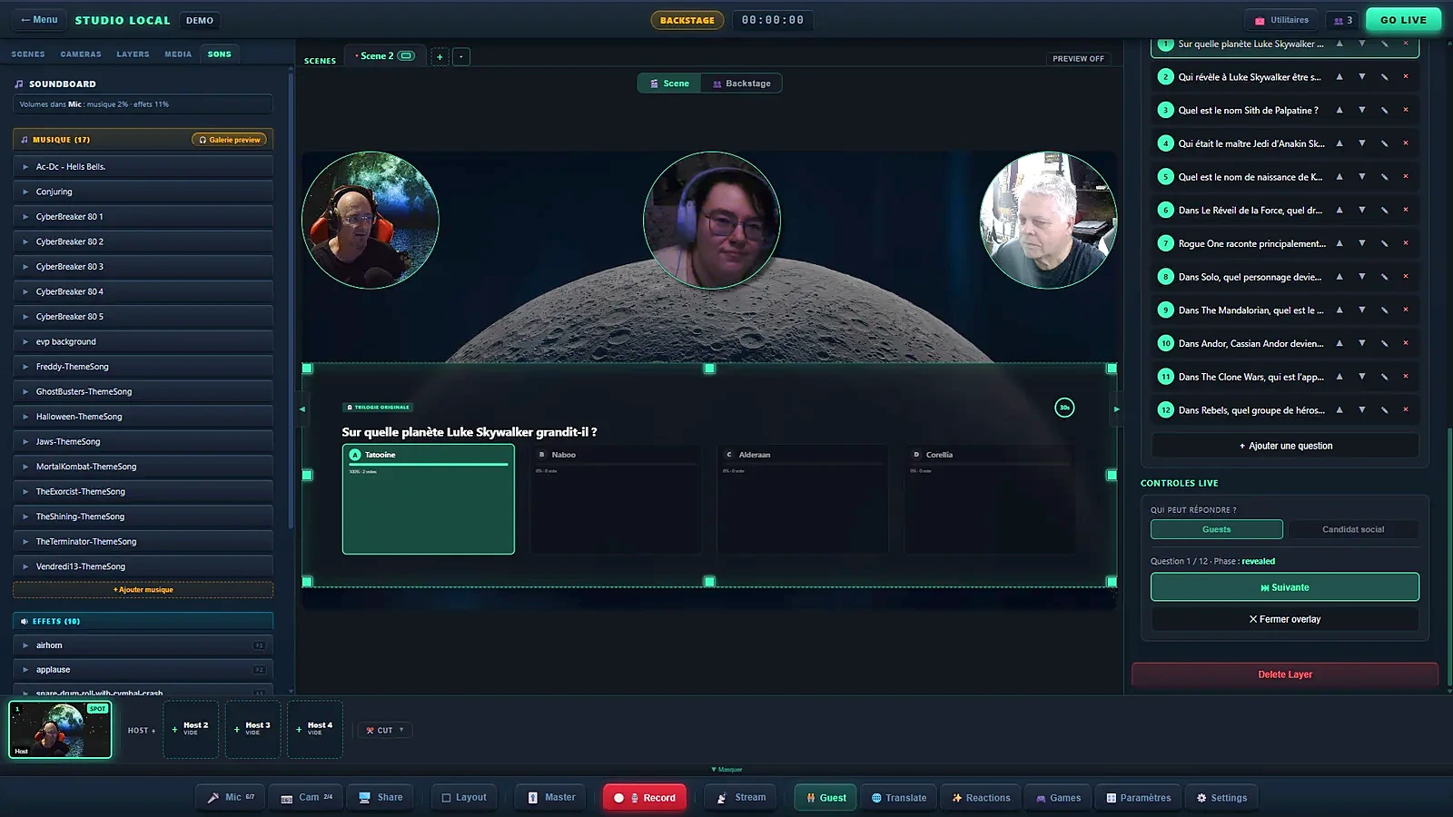 Regie pendant un quiz : la question affichee sur la scene, la liste des douze questions a droite et les controles live avec le selecteur Guests / Candidat social