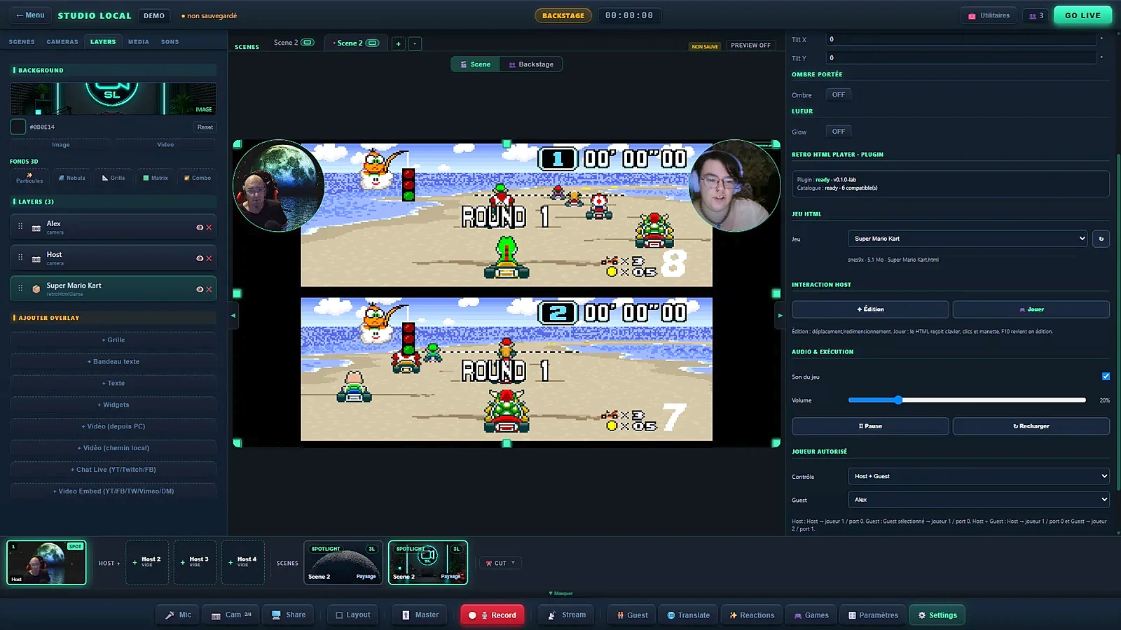 Regie pendant une partie a deux : ecran splitte joueur 1 et joueur 2 en scene, et le panneau Retro HTML Player avec Controle sur Host + Guest et l’invite Alex selectionne